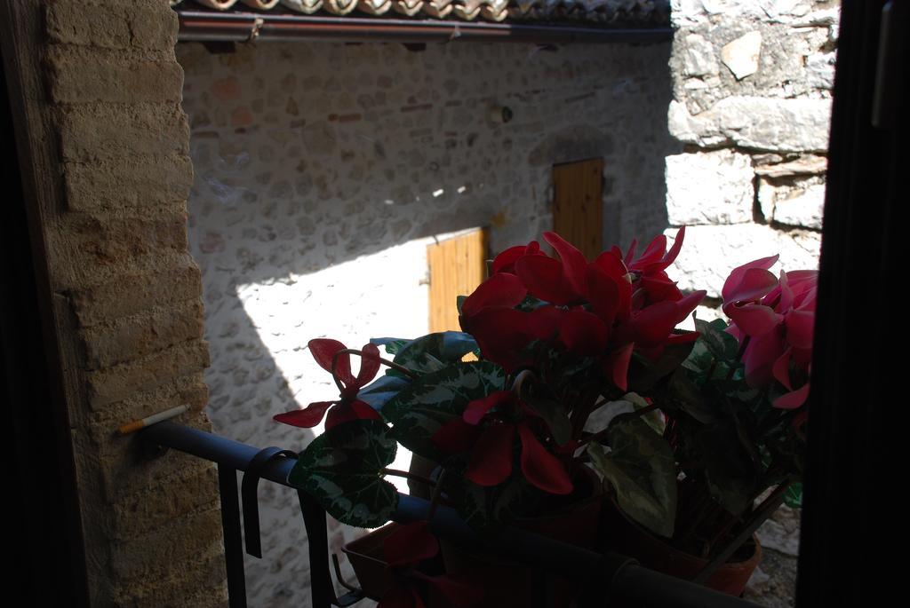 Il Paradiso Nel Borgo Arrone 外观 照片