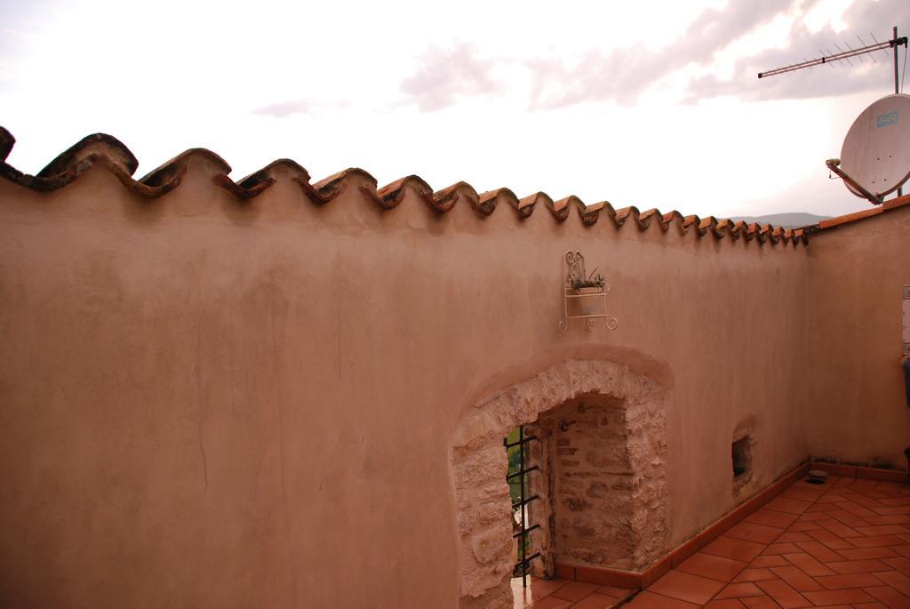 Il Paradiso Nel Borgo Arrone 外观 照片