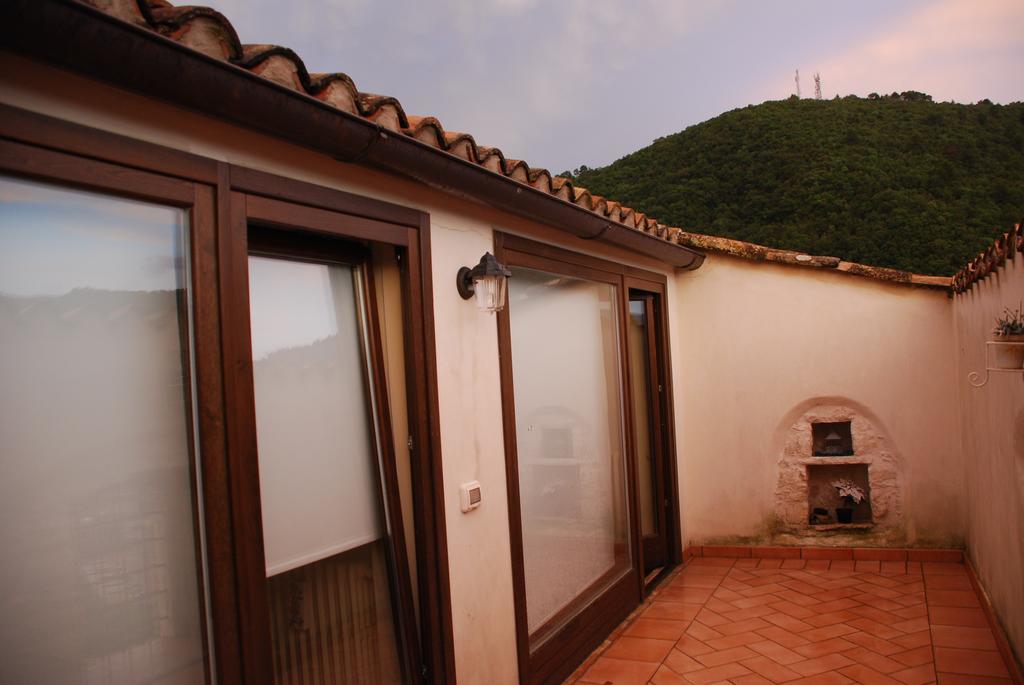 Il Paradiso Nel Borgo Arrone 外观 照片